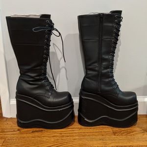 Demonia Platform gothic/industrial boots